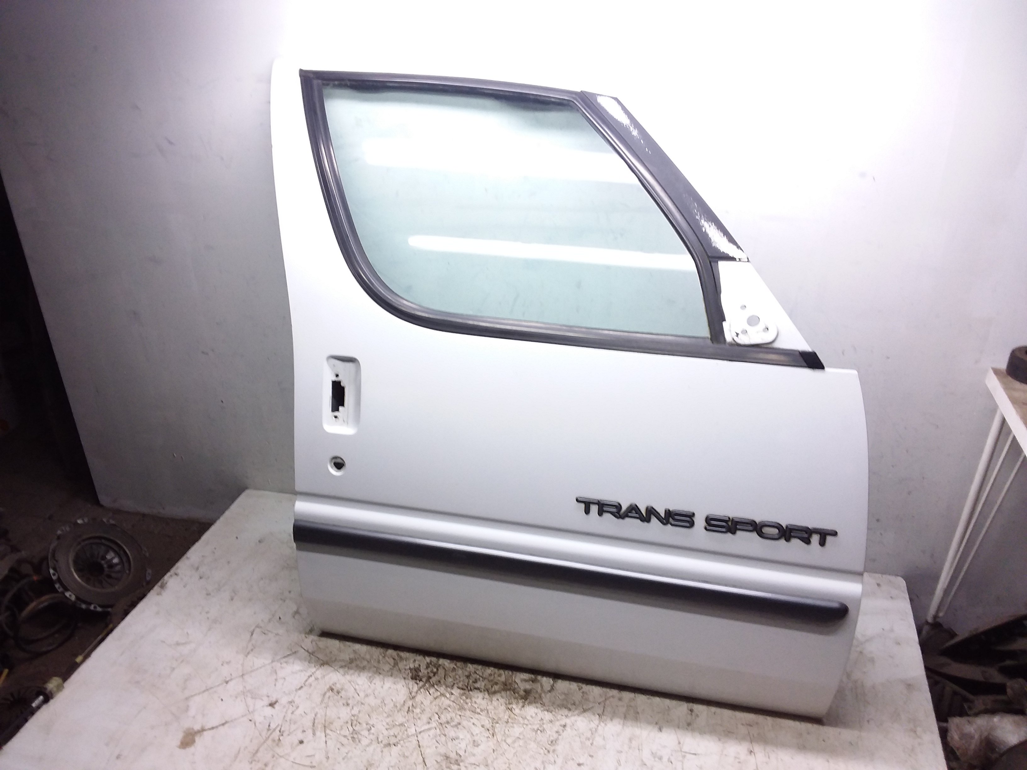 Pontiac Trans Sport MPV 2.3 16V (A0001E2H2.3 16V) DOOR RIGHT FRONT 1993 Pontiac Trans Sport MPV 2.3 16V (A0001E2H2.3 16V) DOOR RIGHT FRONT 1993