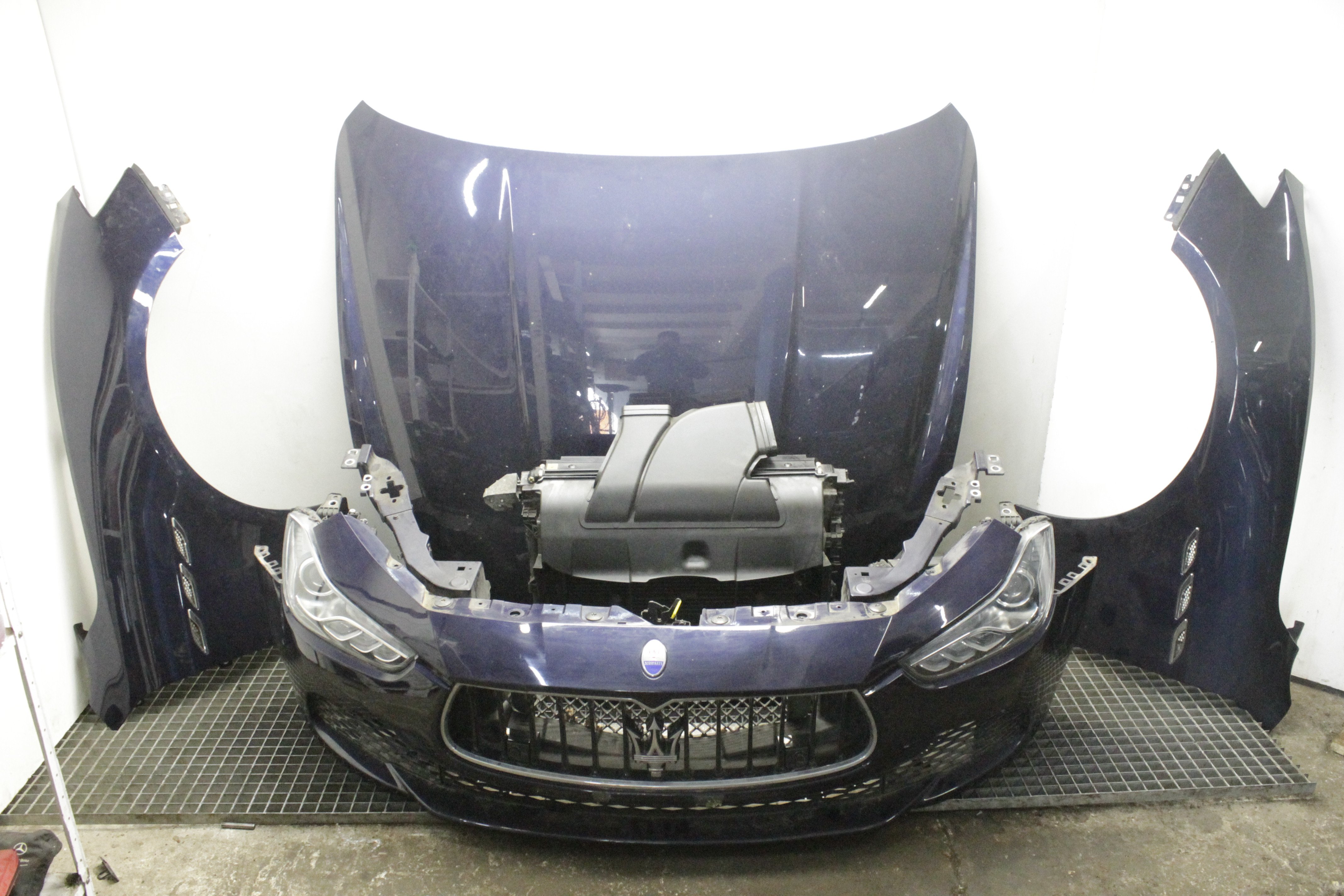 Maserati Ghibli III Sedan 3.0 Diesel (M15746D) FRONT PARTS 2015 00670106277/00670106270 00670106277|MASERATI Maserati Ghibli III Sedan 3.0 Diesel (M15746D) FRONT PARTS 2015 00670106277/00670106270 00670106277|MASERATI