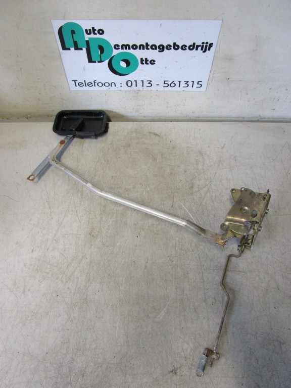 Volvo 240/242/244 240,244 GL (B23A) DOOR LOCK RODS RIGHT FRONT 1984
